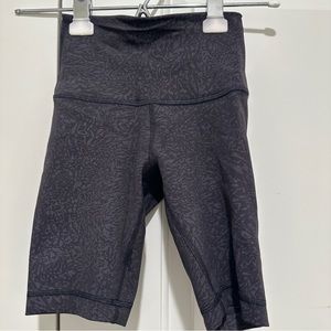 Lululemon Wunder Train High-Rise Short 8"